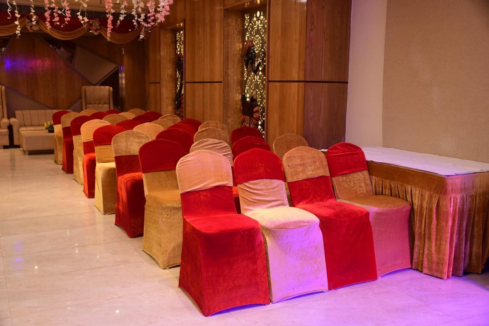 Hotel Gurveer Royal Lucknow Exterior photo