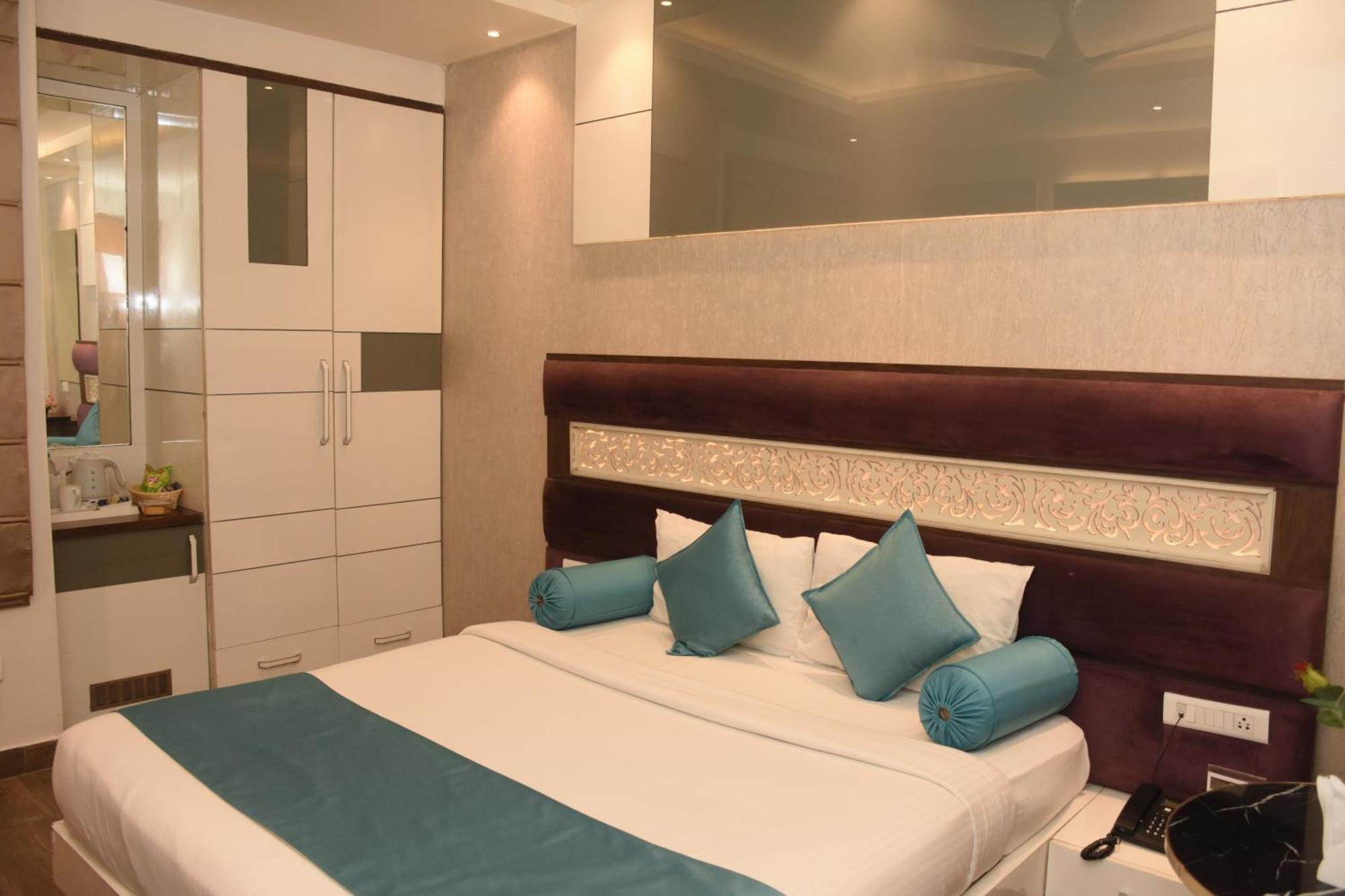Hotel Gurveer Royal Lucknow Exterior photo